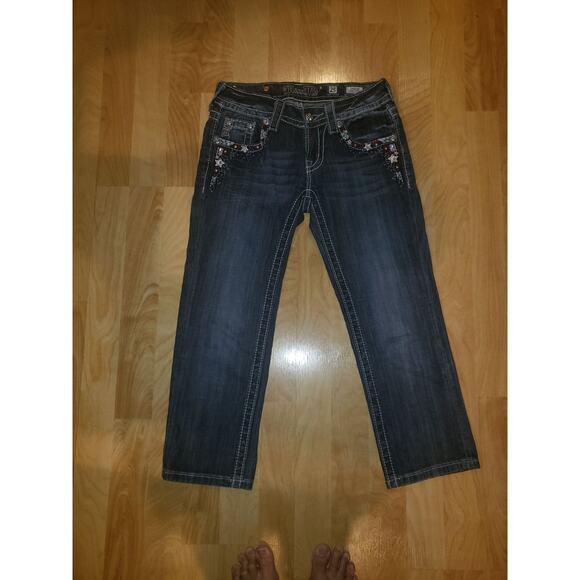 Miss Me Women's 25/21 Stars And Stripes Embellished Pockets Capri Jeans - Picture 4 of 6